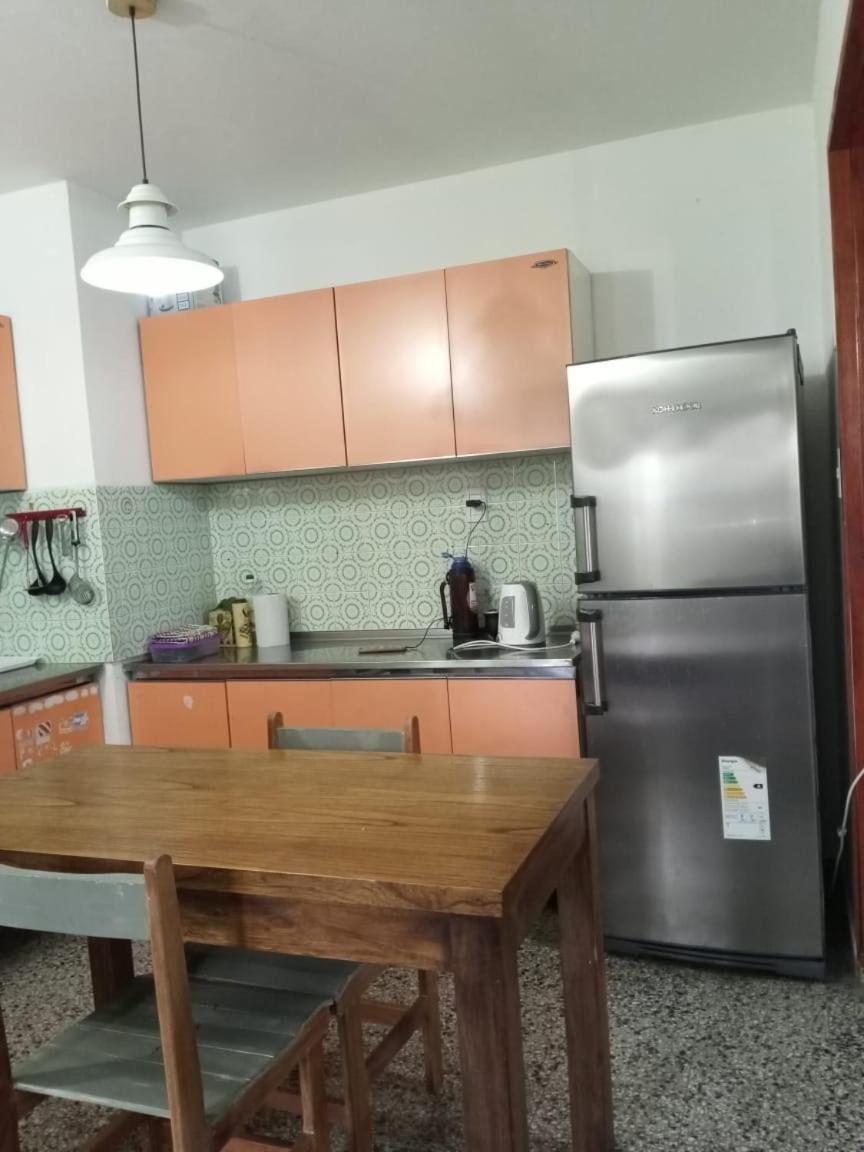 Jacaranda- Planta Baja- Casa O Deptos Con Parrilla En El Centro- Solo Con Sena *