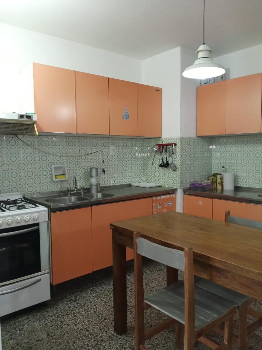 Jacaranda- Planta Baja- Casa O Deptos Con Parrilla En El Centro- Solo Con Sena Apartment Federacion