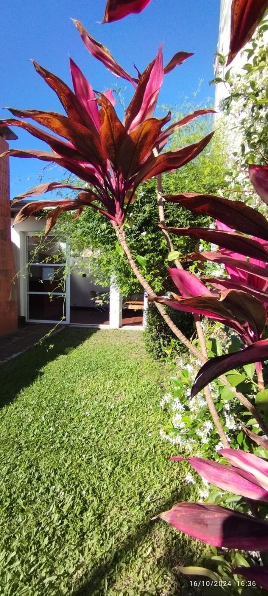 Jacaranda- Planta Baja- Casa O Deptos Con Parrilla En El Centro- Solo Con Sena * Federacion