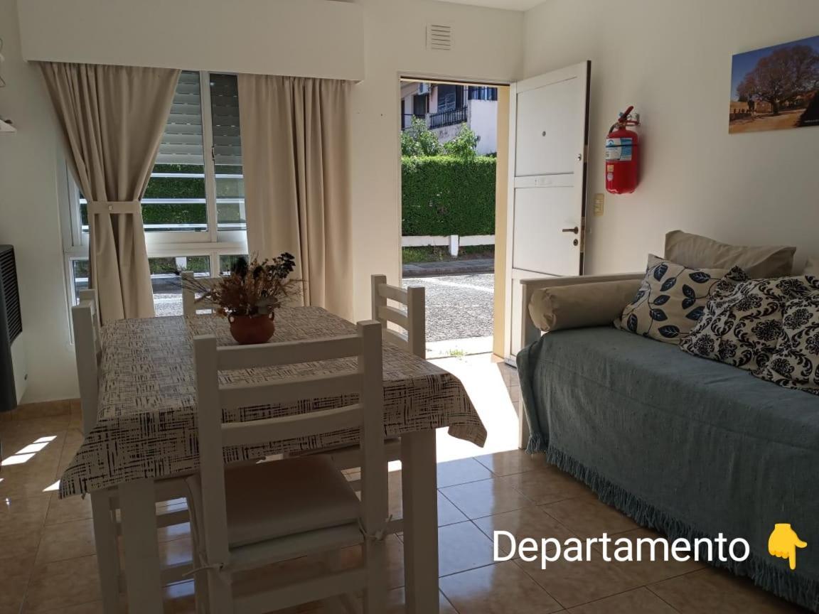 Apartamento Jacaranda- Planta Baja- Casa O Deptos Con Parrilla En El Centro- Solo Con Sena Federación
